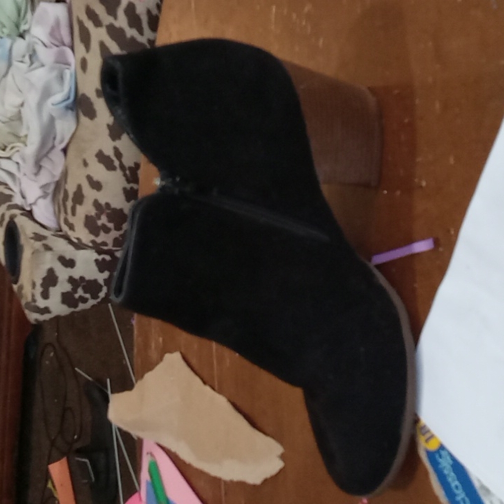 Black dress boots